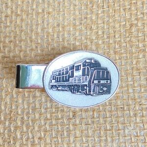 Vintage signed Robbins Co Attleboro railroad train engine tie clip in silvertone